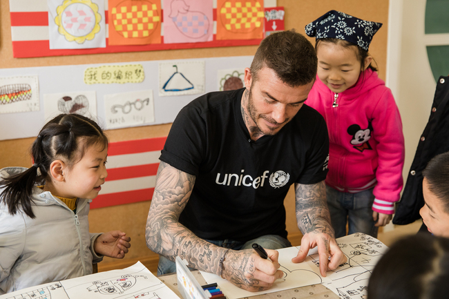 UNICEF Goodwill Ambassador and Global Icon David Beckham draws a picture during a visit to Xianghuaqiao Kindergarten on the outskirts of Shanghai, China, on 27th March 2019. [Photo: UNICEF/Ma Yuyuan]