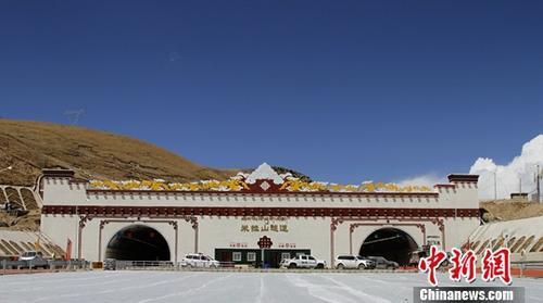 The world's highest highway tunnel is open to traffic on Friday, April 26, 2019, at an altitude of over 4,750 meters above sea level in southwest China's Tibet Autonomous Region.[Photo: Chinanews.com]