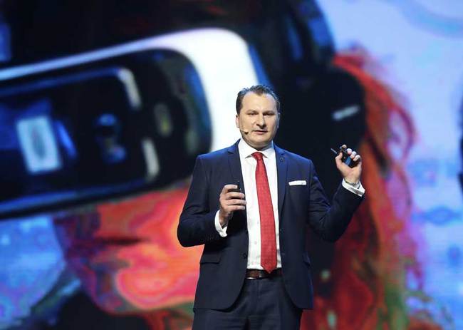 Danil Kerimi delivers a speech at the 7th session of Vision China held in Tianjin Media Theatre on May 17, 2019. [Photo: China Daily/Wang Jing] 