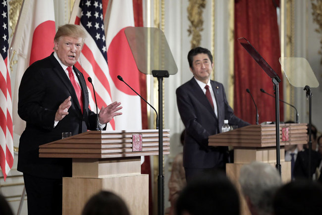 US President Donald Trump (L) speaks during a joint press conference with Japan's Prime Minister Shinzo Abe at Akasaka Palace in Tokyo on May 27, 2019. [Photo: Pool/AFP/Kiyoshi Ota]