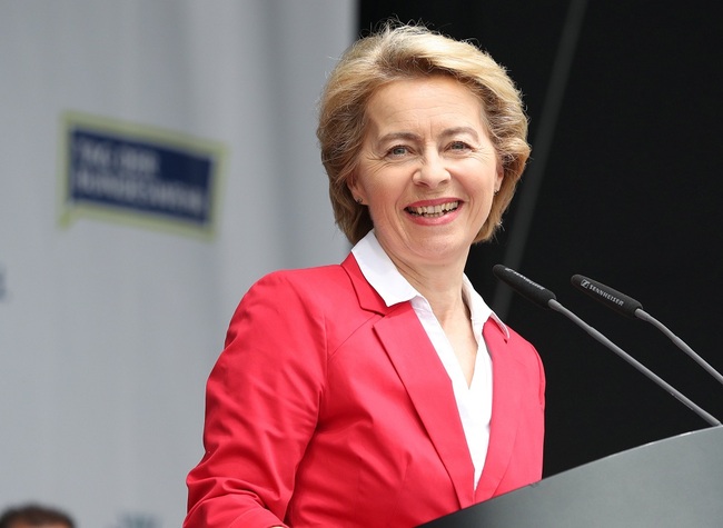 German Minister of Defense, Ursula von der Leyen speaks during the Open Day of the German Armed Forces (Tag der Bundeswehr) at the airfield of Fassberg, northern Germany, June 15, 2019. [File Photo: IC]