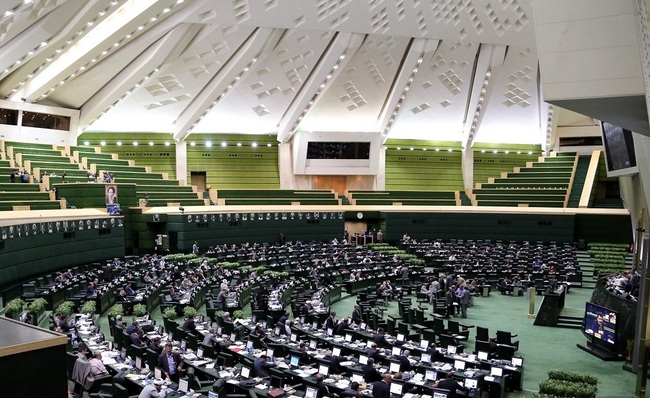 Iranian lawmakers attend a session on October 13, 2015 in Tehran, Iran. Iranian parliament approve nuclear deal between Iran and world powers with 161 votes in favor and 59 against. [File Photo: IC]