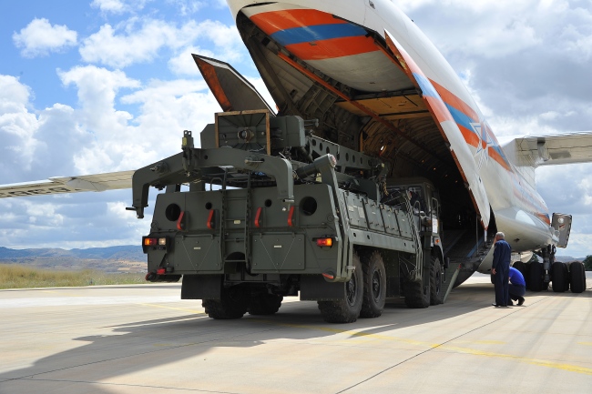 A handout photo made available by Turkish Defence Ministry press office shows Russian military cargo planes carrying some part of the Russian S-400 anti-aircraft missile system purchased from Russia after arriving to Turkey at the Akincilar airbase in Ankara, Turkey, 12 July 2019. [File photo: IC]