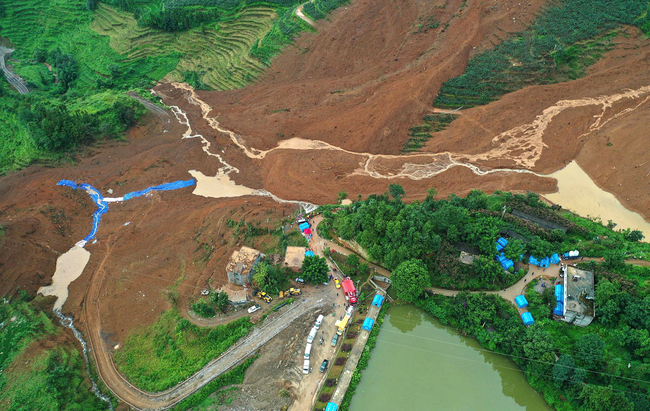 A landslide occurs at around 9:20 p.m. local time on Tuesday, July 23, 2019 in Shuicheng County of Liu Panshui City, Guizhou Province. [Photo: VCG]