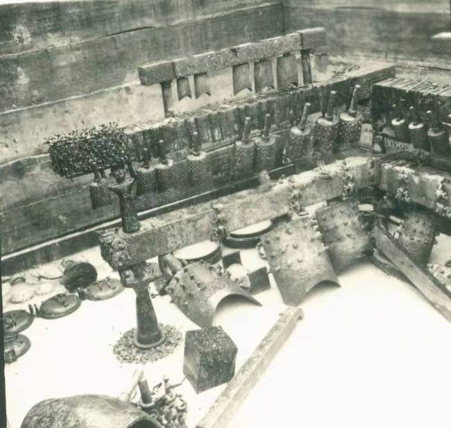 The Zenghouyi Chime Bells in the tomb in 1978. [File photo provided by Hubei Provincial Museum]