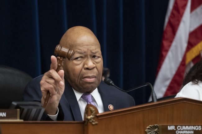 File Photo: House Oversight and Reform Committee Chair Elijah Cummings, D-Md., leads a meeting to call for subpoenas after a career official in the White House security office says dozens of people in President Donald Trump's administration were granted security clearances despite "disqualifying issues" in their backgrounds, on Capitol Hill in Washington, April 2, 2109. [Photo: AP/J. Scott Applewhite]<br>
