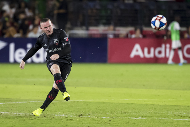 D.C. United forward Wayne Rooney (9) kicks the ball against the Philadelphia Union during the second half at Audi Field in Washington, DC, USA on Aug 4, 2019. [Photo: IC]
