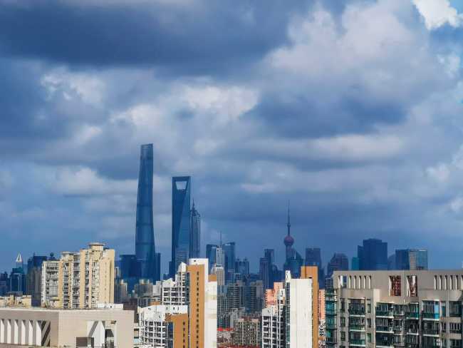 Photo taken on Aug. 8, 2019, shows the sky above Shanghai ahead of the landing of Typhoon Lekima. The powerful typhoon will bring strong winds and rainstorms to Taiwan, Shanghai and the provinces of Zhejiang, Jiangsu and Shandong. [Photo: IC]