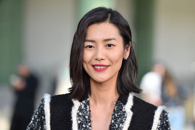 Coach's former brand ambassador, Chinese supermodel Liu Wen [File Photo: VCG]