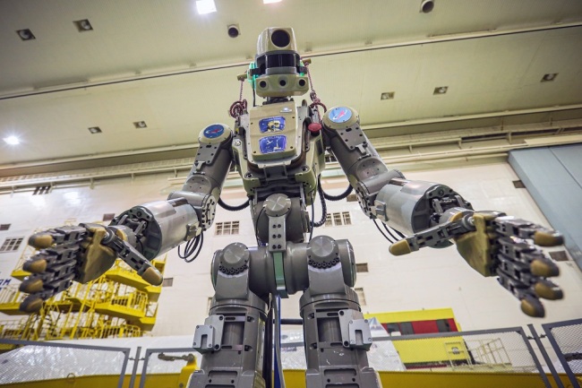 A handout photo made available by the official website of the Russian State Space Corporation ROSCOSMOS shows Russian anthropomorphous robot Fedor (Skybot F-850) being tested ahead of its flight on board Soyuz MS-14 spacecraft at the Baikonur Cosmodrome in Kazakhstan, July 28, 2019. [Photo: EPA via IC/Space Center Yuzhny]