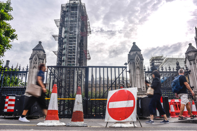 A 'no entry sign' is seen outside the Houses of Parliament on August 28, 2019 in London, United Kingdom. [Photo: VCG]