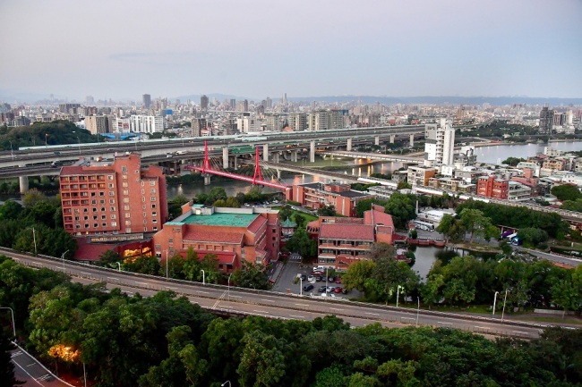 A city view of Taipei, the capital of Taiwan, China. [Photo: TASS via IC/Yuri Smityuk]