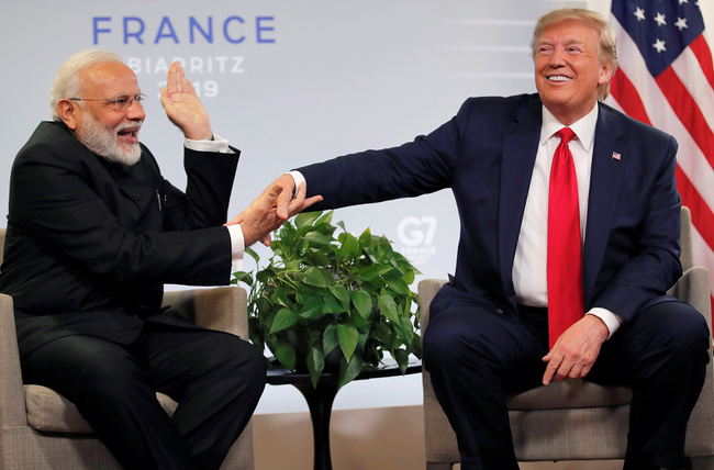 U.S. President Donald Trump meets Indian Prime Minister Narendra Modi for bilateral talks during the G7 summit in Biarritz, France, August 26, 2019. [File Photo: CARLOS BARRIA/Reuters via VCG] 