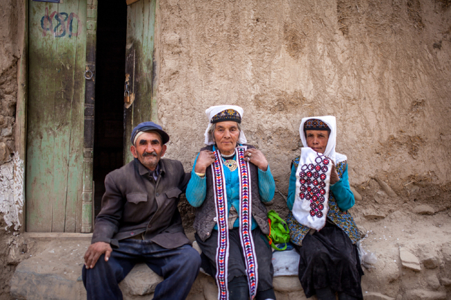 Three Tajiks living in a village in Tajik Autonomous County of Taxkorgan, Xinjiang Uygur Autonomous Region. [File Photo: VCG]