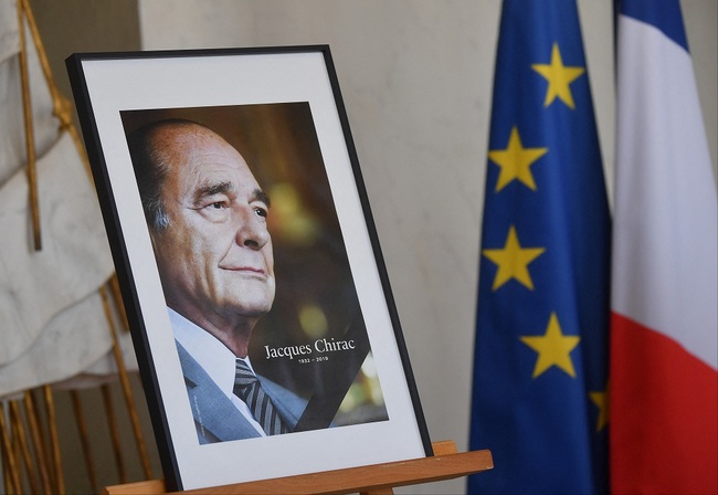 Elysee Palace opens its doors to the public to pay tribute to former French President Jacques Chirac, who died at the age of 86 on September 28, 2019 at the Elysee Palace in Paris, France. [Photo: IC/ABACAPRESS.COM/Christian Liewig]