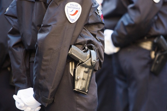 A police officer in Paris. [File Photo: IC]