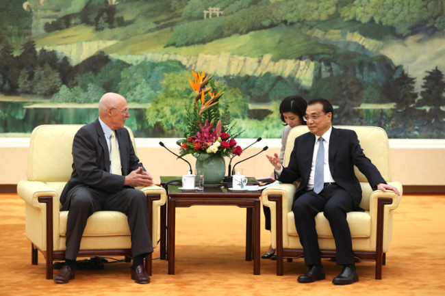 Chinese Premier Li Keqiang meets with former U.S. Treasury Secretary Henry Paulson in Beijing on Wednesday, Oct. 23, 2019. [Photo: gov.cn] 