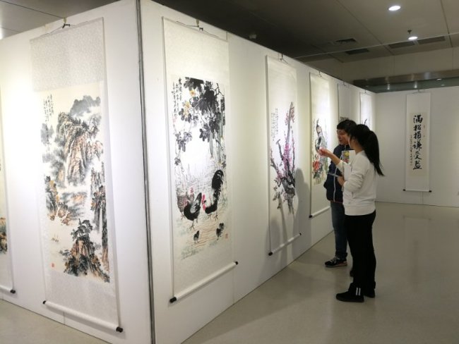旅欧画家叶培荣书画展在水立方举办
