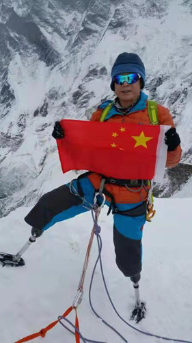 勇攀高峰 永不放弃——专访中国登山家夏伯渝