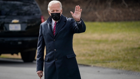 Americký prezident Joe Biden kráčí do Marine One na jižním trávníku Bílého domu ve Washingtonu, D.C., 29. ledna 2021. / Getty