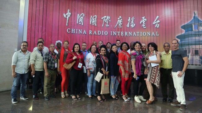 Delegación de ICRT visita a Radio Internacional de China
