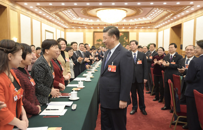 Xi Jinping participó en una discusión en grupo de la provincia de Henan