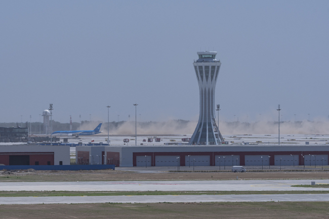 Instalan avanzados sistemas de radar en nuevo aeropuerto de Beijing