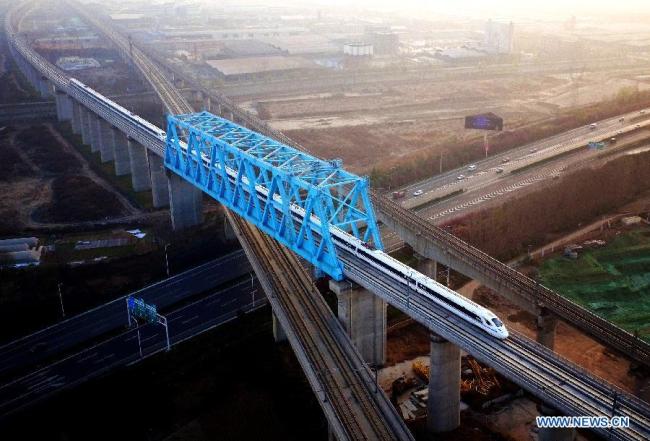 Chine : mise en service de la ligne ferroviaire à grande vitesse Xi'an-Chengdu