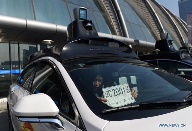 Beijing délivre les premières plaques pour essais routiers de voitures autonomes