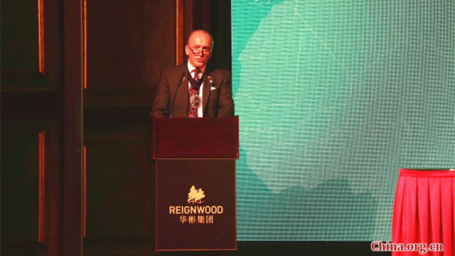 Le 26 mars, le lord-maire de Londres Charles Bowman prend la parole lors de la cérémonie de lancement du Centre de finance verte Chine-Royaume-Uni à Beijing. (Crédits photo : Christopher Georgiou / China.org.cn)