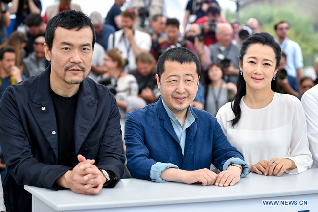 Le réalisateur chinois Jia Zhangke (au centre) (Xinhua/Chen Yichen)