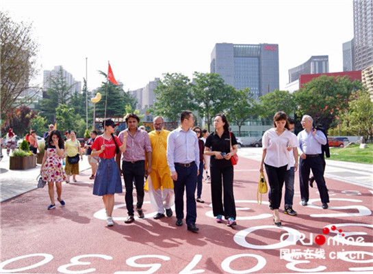 Les personnalités étrangères en visite au technopôle de Xi’an 