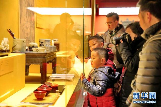 Le 6 janvier, une exposition consacrée au Nouvel An chinois a débuté au Musée du Palais Impérial à Beijing. Quelque 900 objets y sont exposés pour mieux faire connaître les célébrations du Nouvel An et la culture traditionnelle.