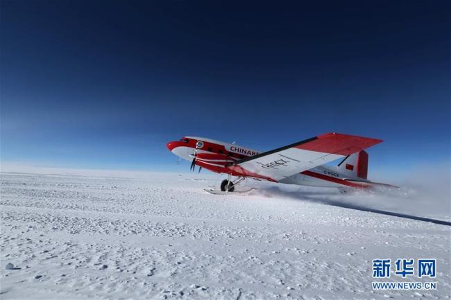 L'avion polaire chinois « Aigle des Neiges 601 » s'est posé sur la banquise de l'Antarctique