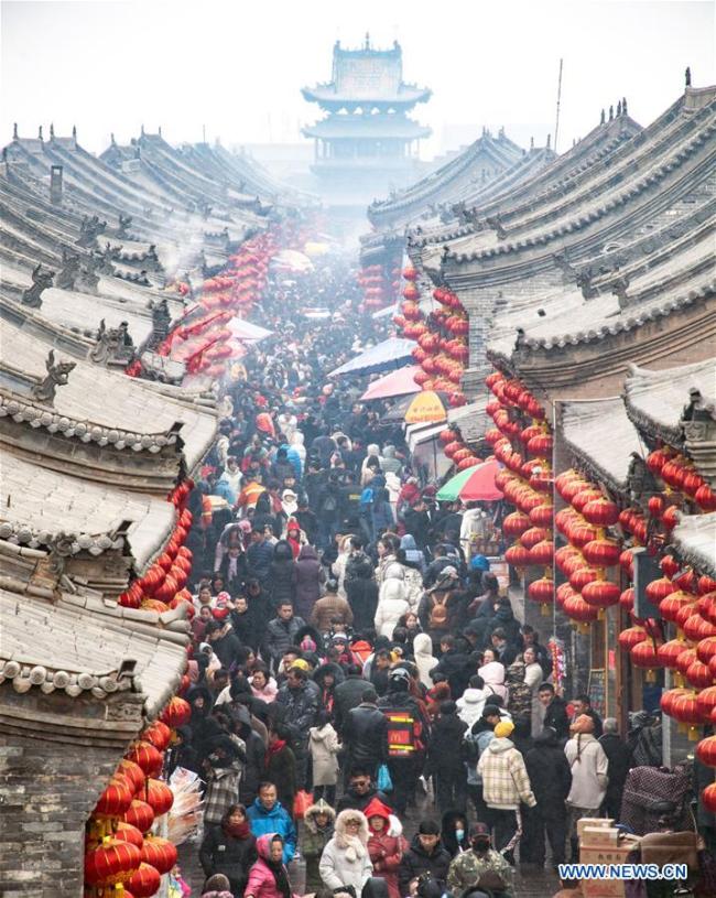Les voyages à l'occasion de la fête du Printemps rapportent 513,9 milliards de yuans