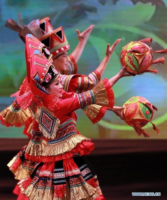 Philippines: un spectacle d'art célébrant le Nouvel an chinois à Pasay