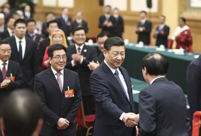 Xi Jinping participe à une délibération avec les députés de la province du Gansu