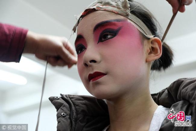 Shenyang : une actrice de l’Opéra de Pékin de 14 ans