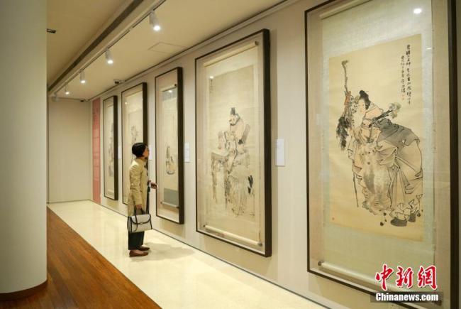 Le peintre chinois Ren Bonian exposé à Hong Kong