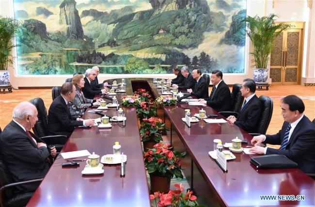 Le président chinois rencontre la délégation des "Sages universels"  