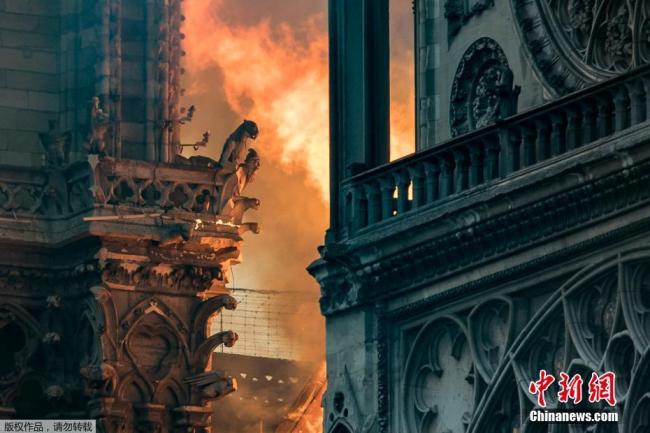 En photos : l'intérieur de Notre-Dame de Paris ravagé