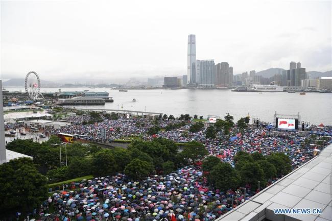 Rassemblement contre la violence à Hong Kong