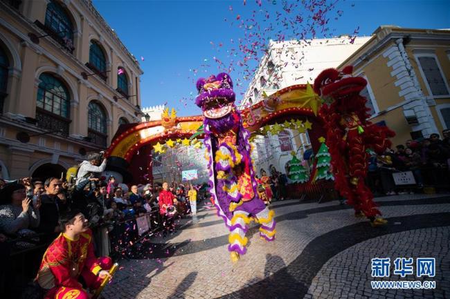 Macao : défilé de célébrations pour le 20e anniversaire de sa rétrocession à la Chine