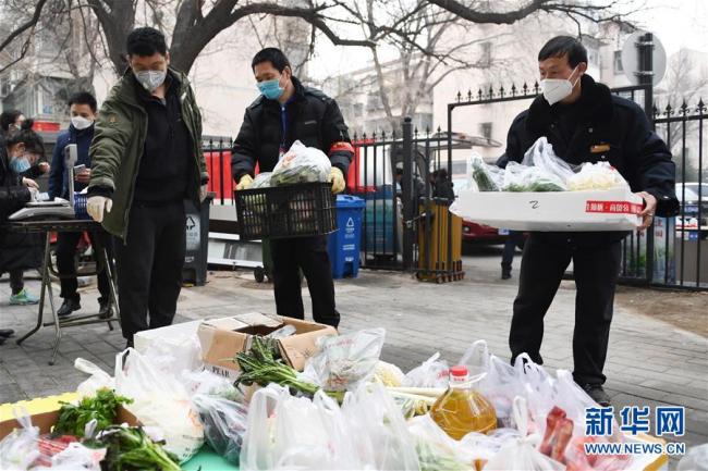 Beijing : un service de livraison de nourriture à domicile du quartier répond au besoin des habitants
