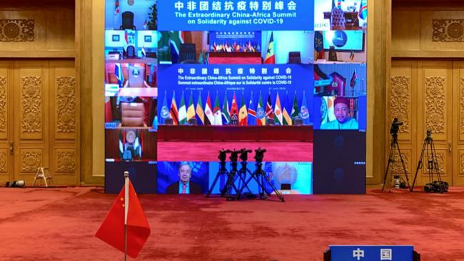 Lors du sommet extraordinaire Chine-Afrique sur la solidarité contre le COVID-19, Xi Jinping met en avant ces idées chinoises