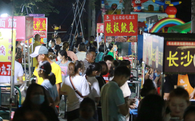 Jiangsu : la vie nocturne au district de Jinhu