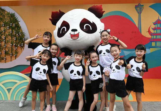 Le panda géant Zhima désigné mascotte « Rongbao » de l'Universiade de Chengdu