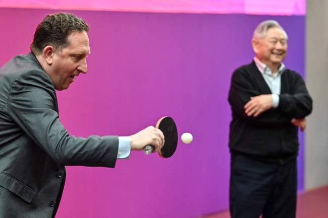 La Chine célèbre le 50e anniversaire de la diplomatie du ping-pong