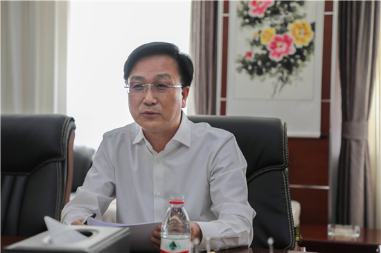 Tian Wenge, directeur du comité de gestion de la zone d’exploitation économique de l’île des Immortels de Yingkou