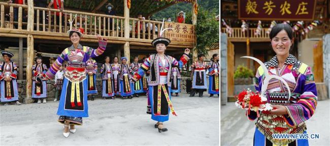 Η σύνθετη φωτογραφία που τραβήχτηκε στις 19 Ιουνίου 2020 δείχνει την Τσεν Χαϊσιά να χορεύει με παραδοσιακή θιβετιανή φορεσιά (αριστερά) και να ποζάρει για μια φωτογραφία (δεξιά) στο χωριό Τζιαγού, του Αυτόνομου Νομού Θιβετιανών Άμπα και Τσιανγκ, στην επαρχία Σιτσουάν της νοτιοδυτικής Κίνας. (φωτογραφία: Xinhua)